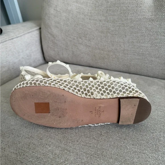 Valentino Cream Lace Flats with Bow Detail ( authentic) - Picture 2 of 2